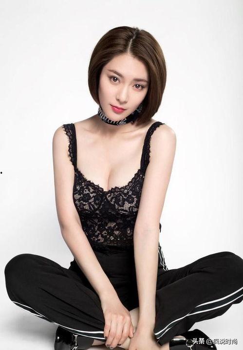 胡然性感照片,光影交织下的绝美风采